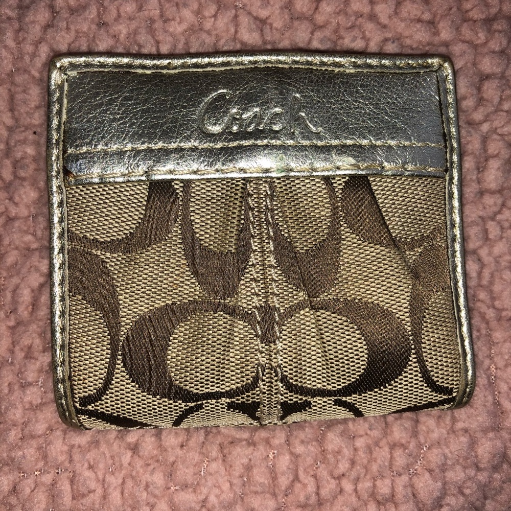 Coach Signature Wallet in Gold - Picture 2 of 6